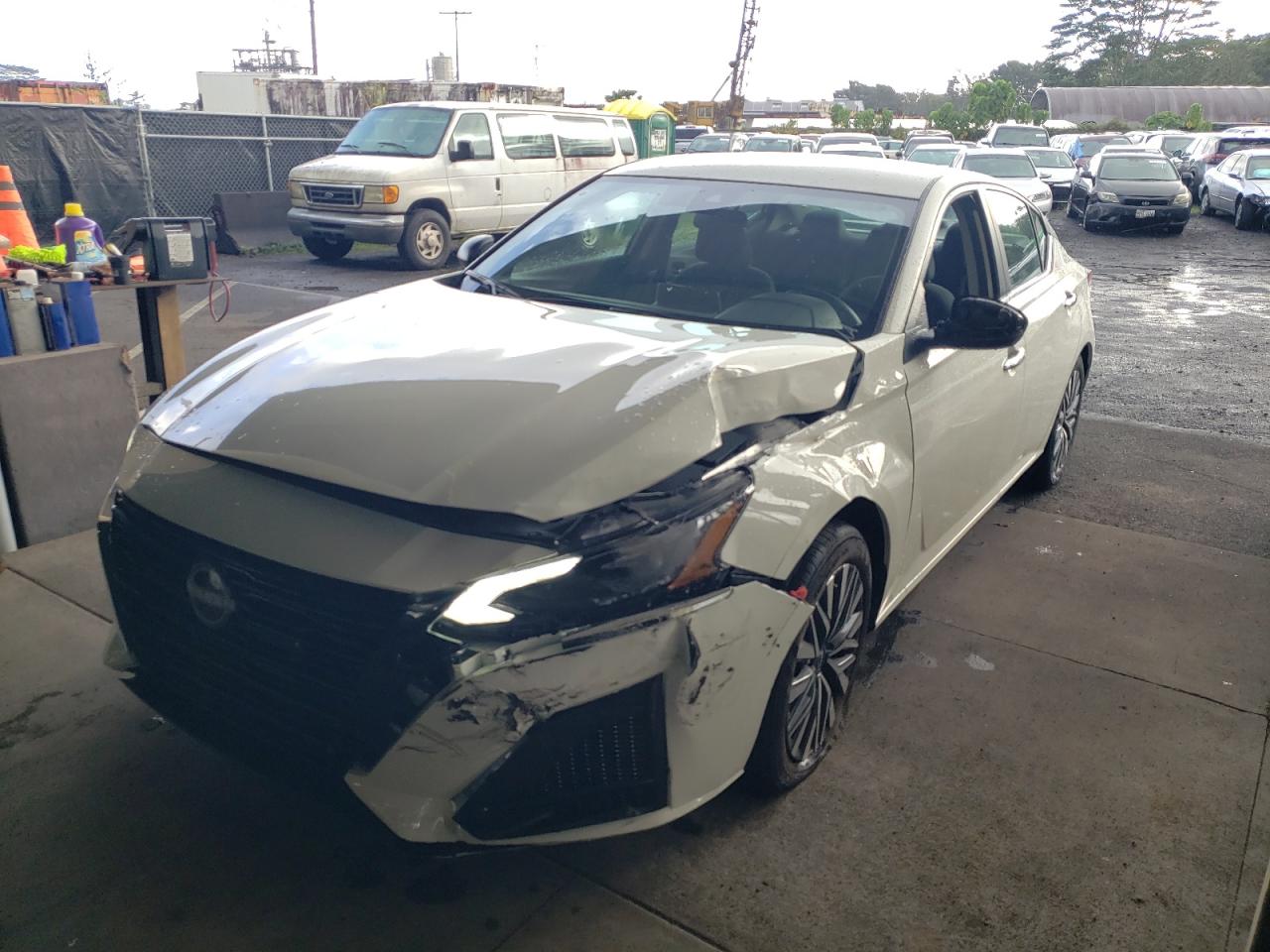  Salvage Nissan Altima