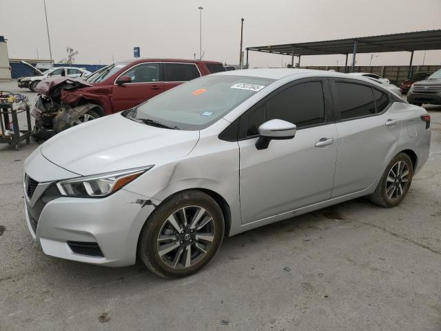 NISSAN VERSA SV