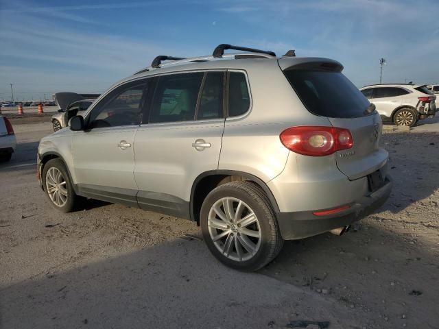 VOLKSWAGEN TIGUAN S 2011 silver  gas WVGAV7AX8BW542758 photo #3