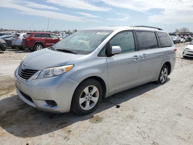 TOYOTA SIENNA LE