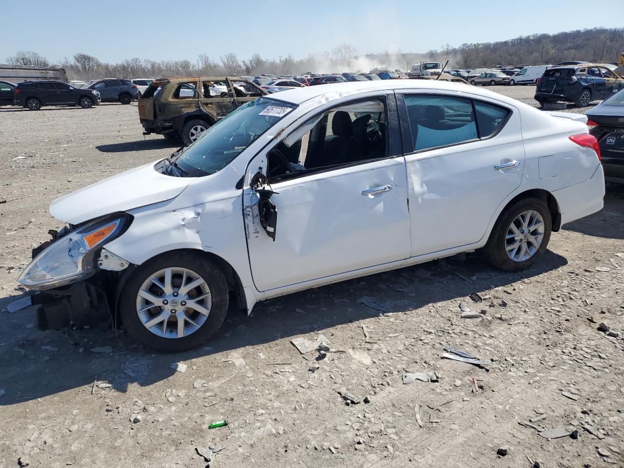 NISSAN VERSA S