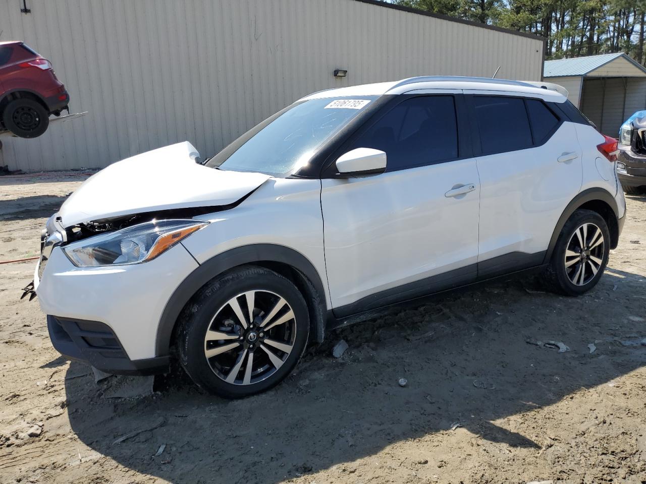 NISSAN KICKS S