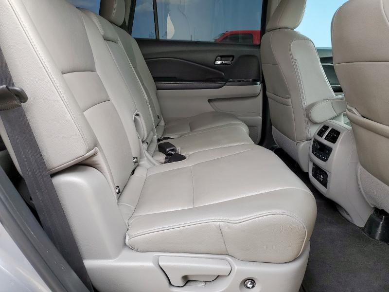 2019 HONDA PILOT TOUR 5FNYF5H98KB036816