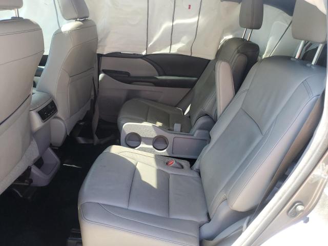 2018 TOYOTA HIGHLANDER - 5TDKZRFH4JS262716