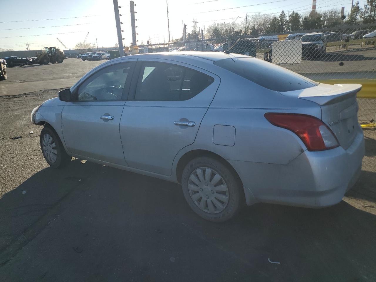 NISSAN VERSA S
