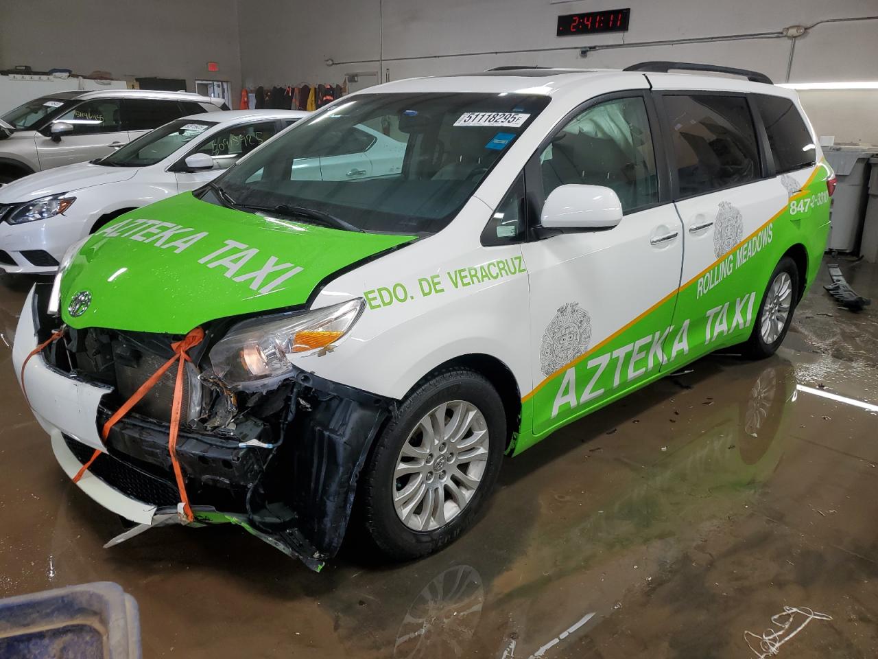 TOYOTA SIENNA XLE