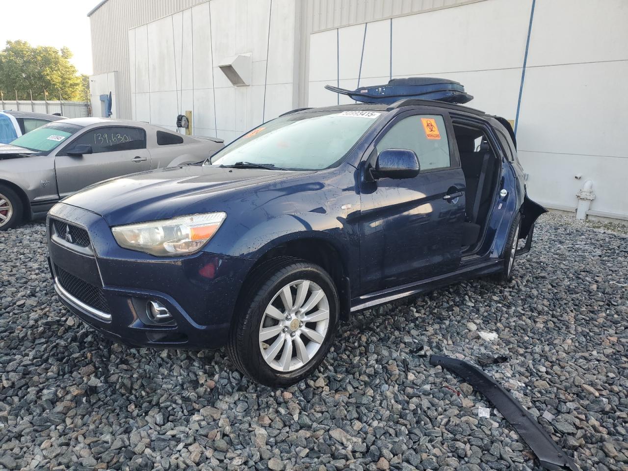 MITSUBISHI OUTLANDER SE