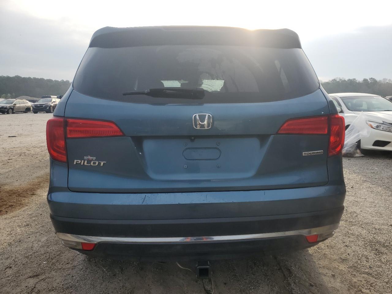 Lot #3301826399 2018 HONDA PILOT TOUR