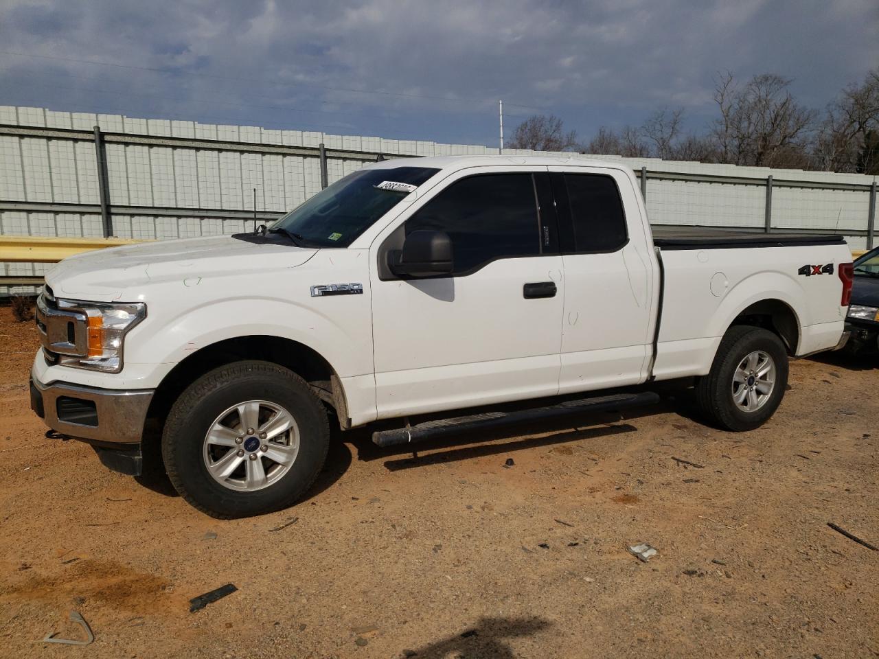 FORD F-150 SUPER CAB