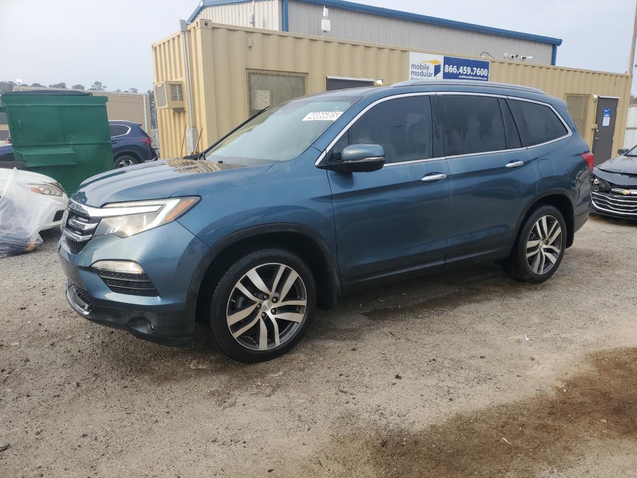 Lot #3301826399 2018 HONDA PILOT TOUR
