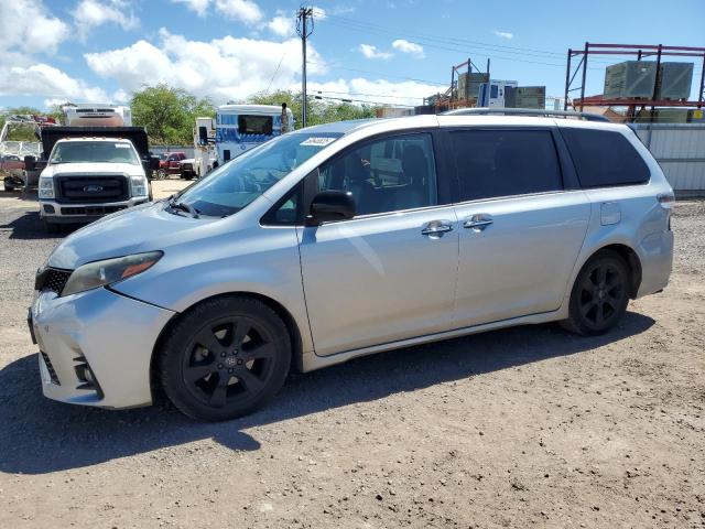 TOYOTA SIENNA SE