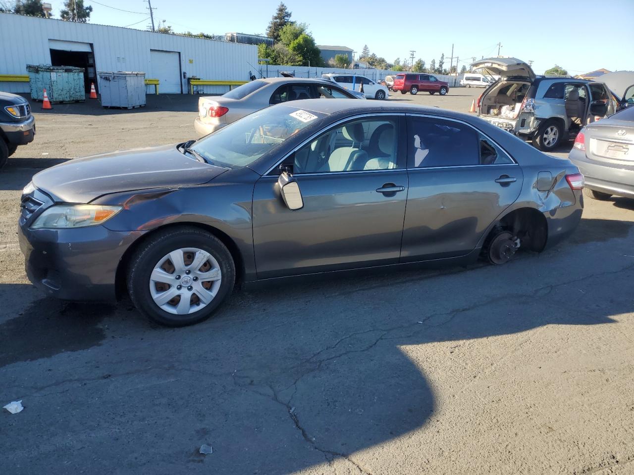 TOYOTA CAMRY BASE