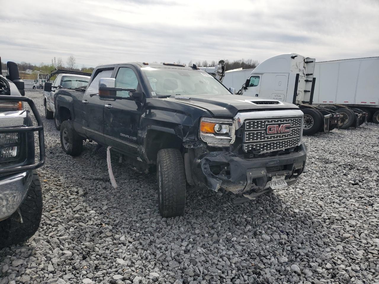 GMC SIERRA K2500 DENALI