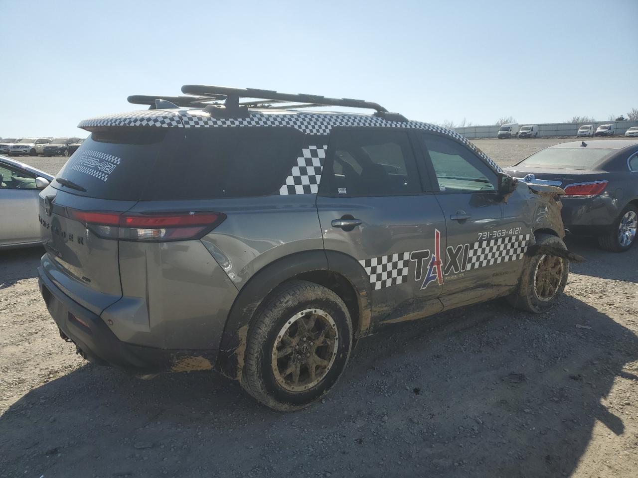 NISSAN PATHFINDER SV