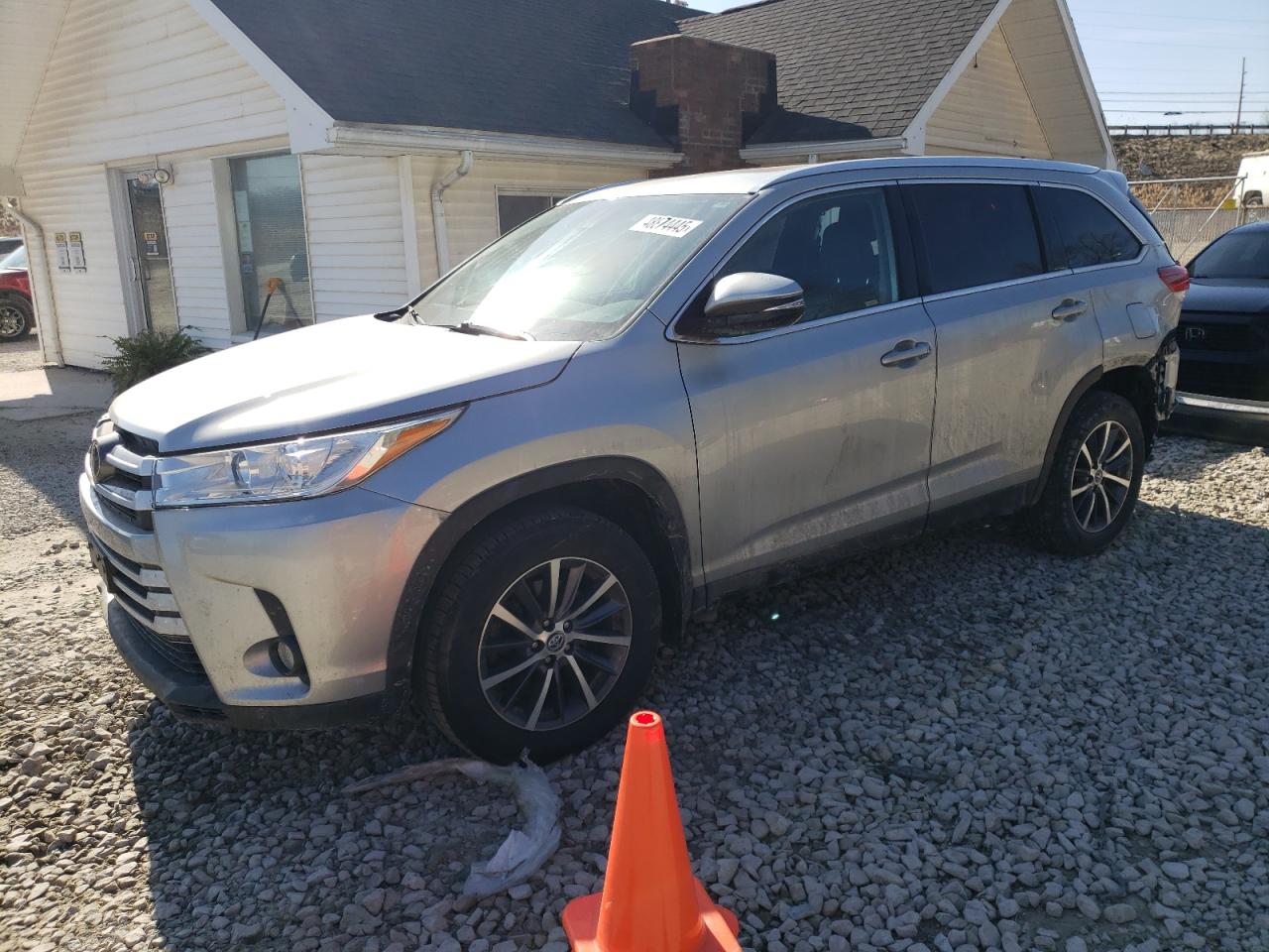 5TDJZRFH7KS616953 TOYOTA HIGHLANDER 2019