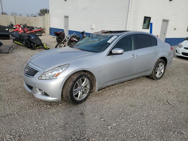 INFINITI Q40