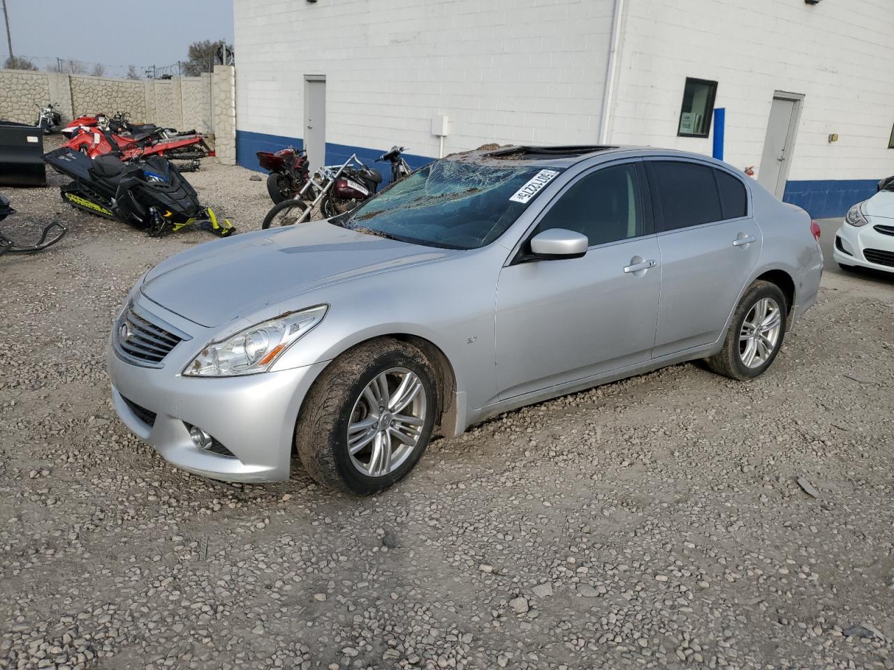 INFINITI Q40