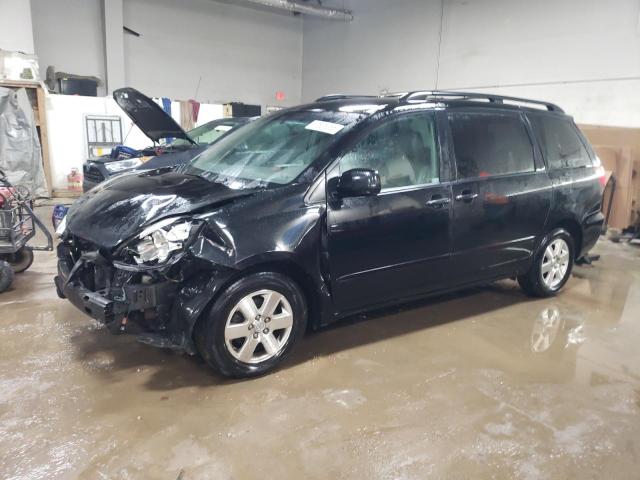 TOYOTA SIENNA XLE