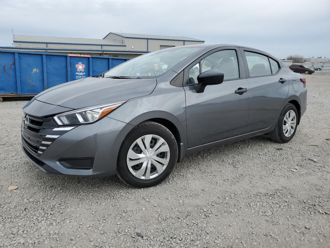 NISSAN VERSA S