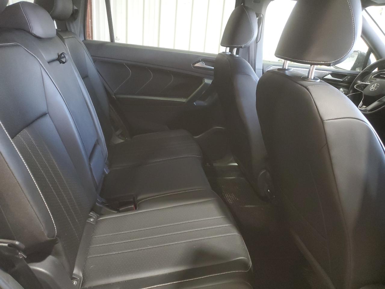 VOLKSWAGEN TIGUAN SE R-LINE BLACK