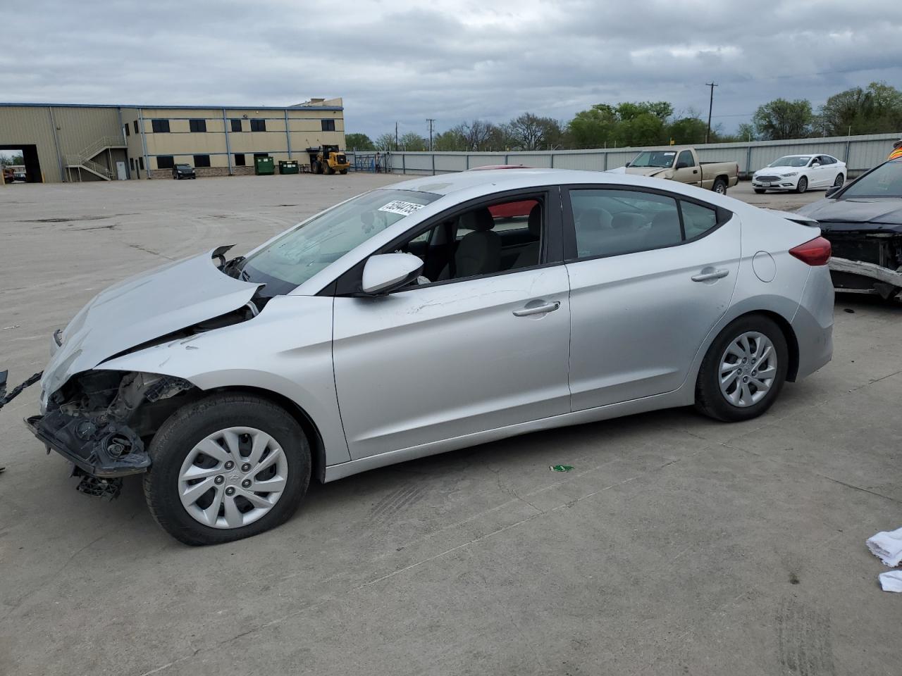 HYUNDAI ELANTRA SE