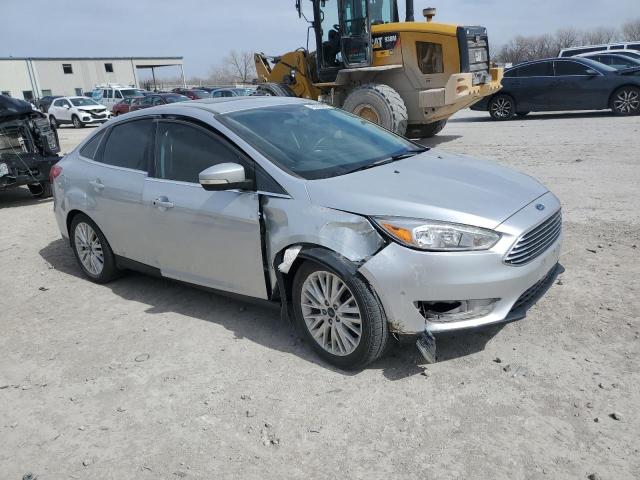 Vin: 1fadp3j23hl347739, lot: 49385365, ford focus titanium 20174