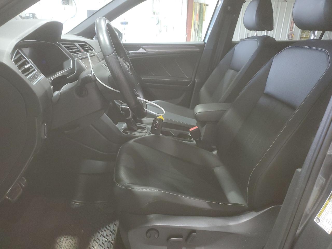 VOLKSWAGEN TIGUAN SE R-LINE BLACK