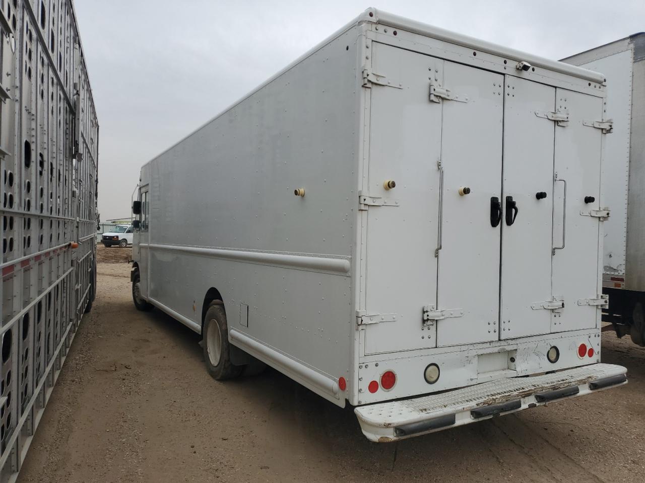 Ford F59 2013