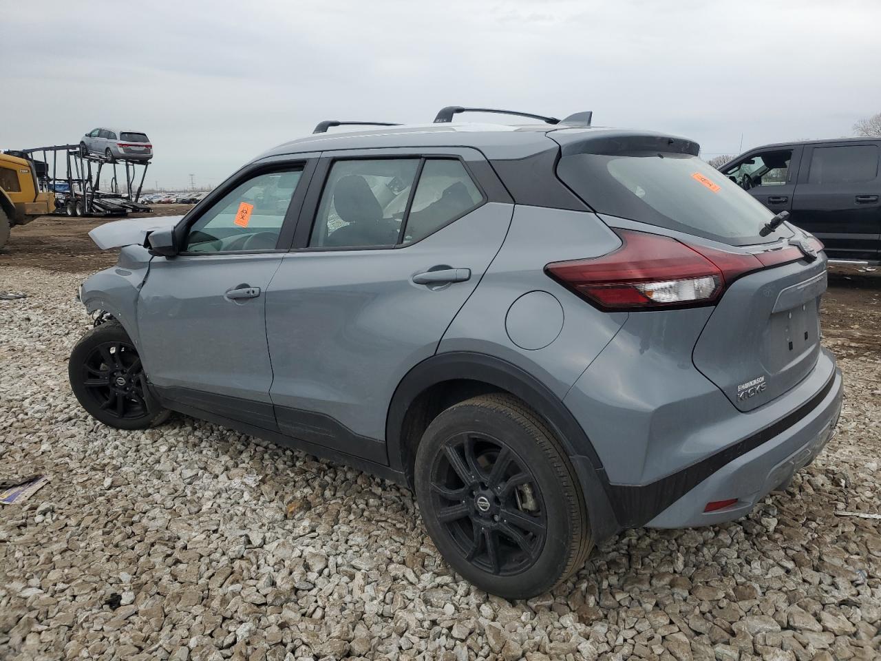 NISSAN KICKS SV