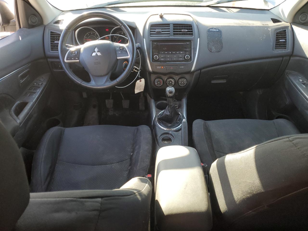 MITSUBISHI OUTLANDER ES