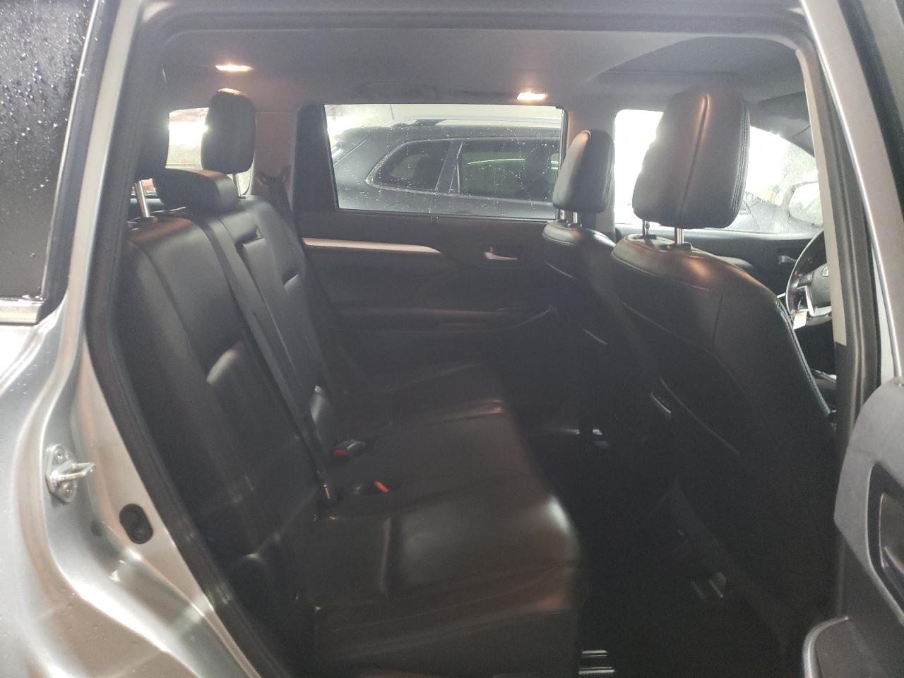 Toyota Highlander 2019