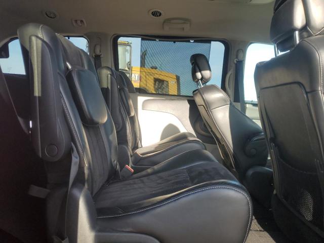 2014 CHRYSLER TOWN & COU - 2C4RC1CGXER189475