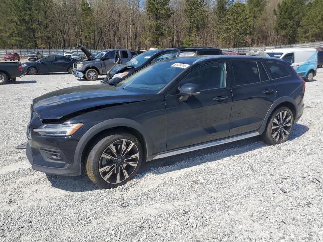 VOLVO V60 CROSS