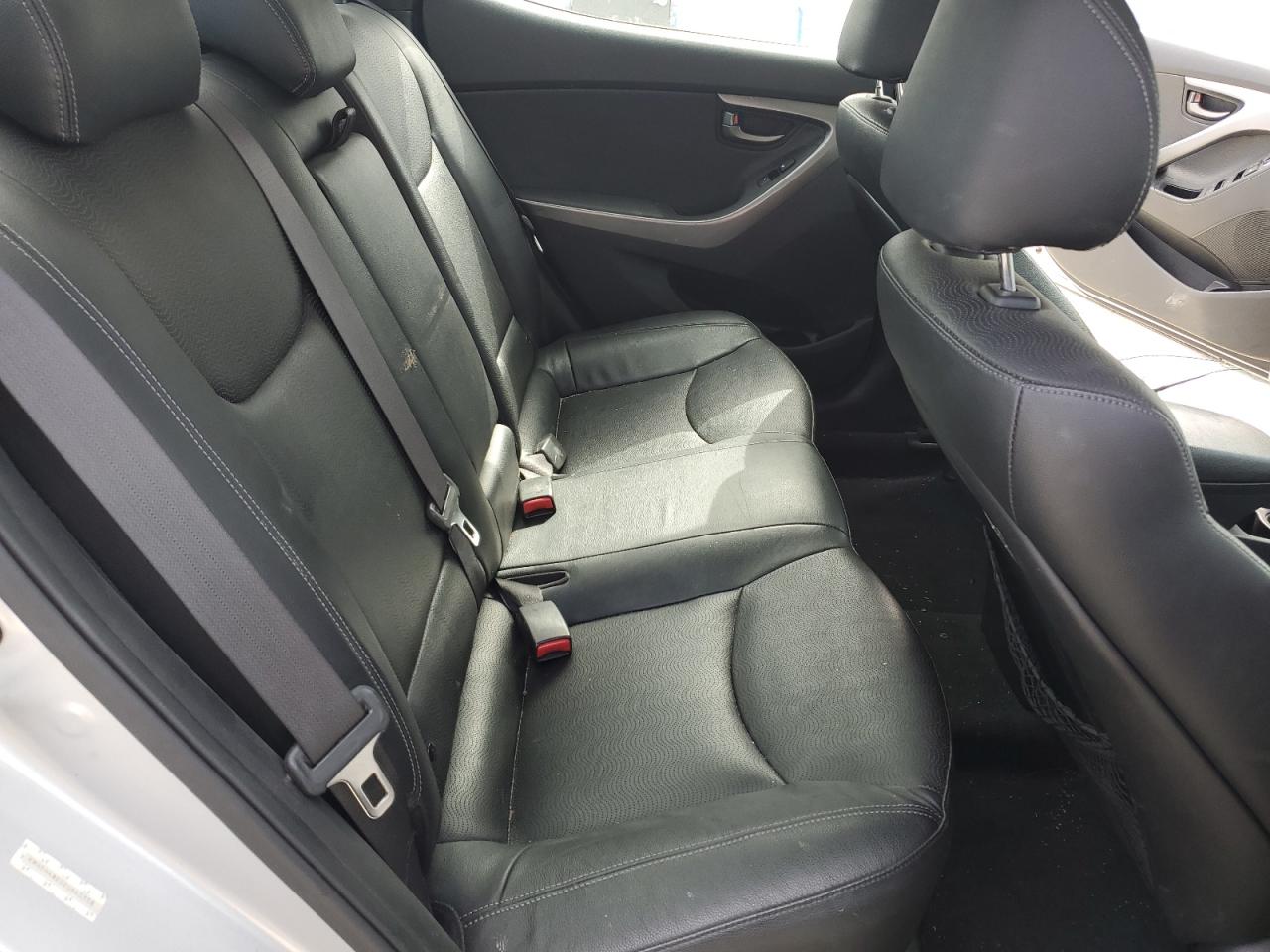 Hyundai Elantra gl 2013