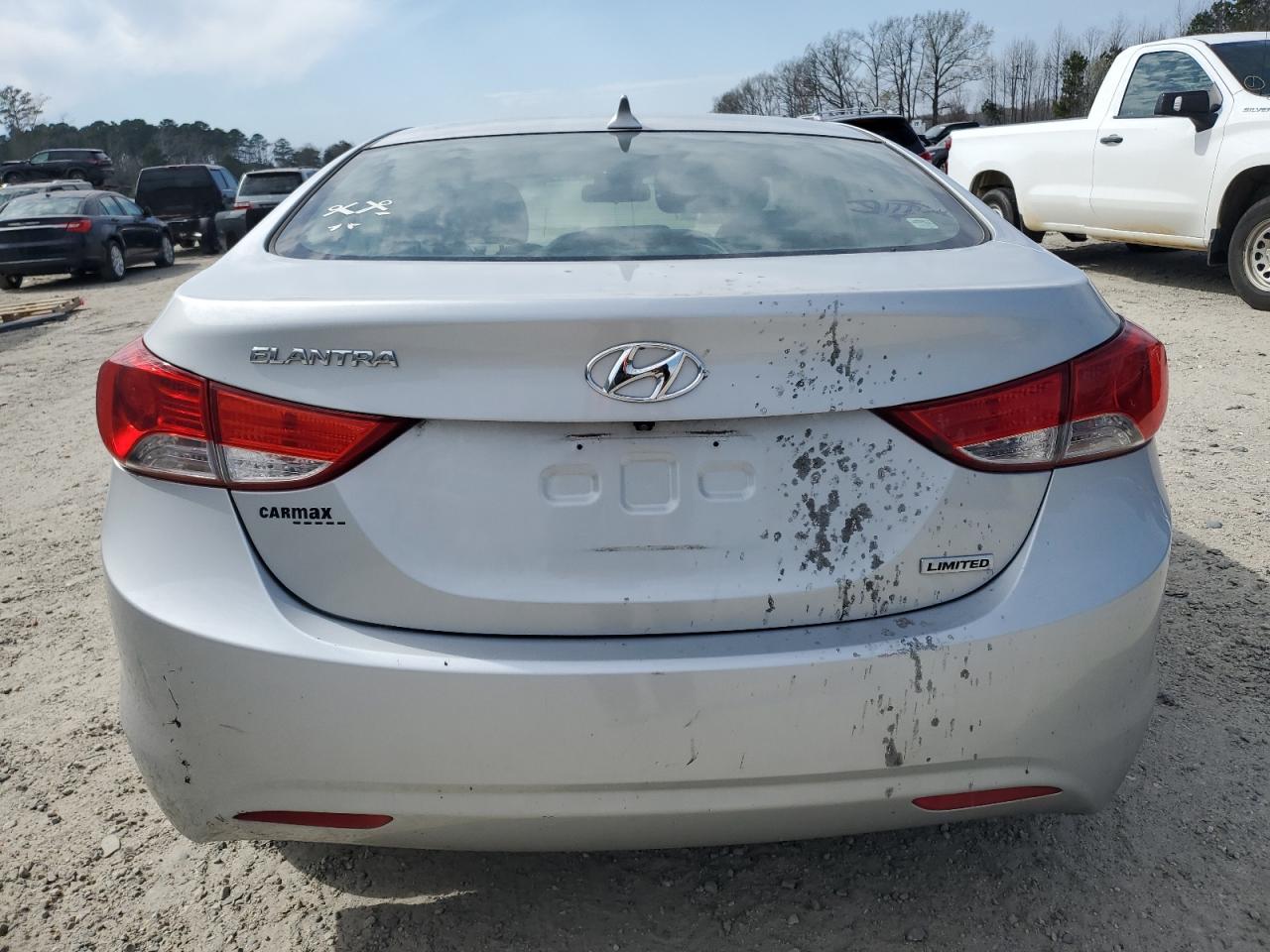 Hyundai Elantra gl 2013