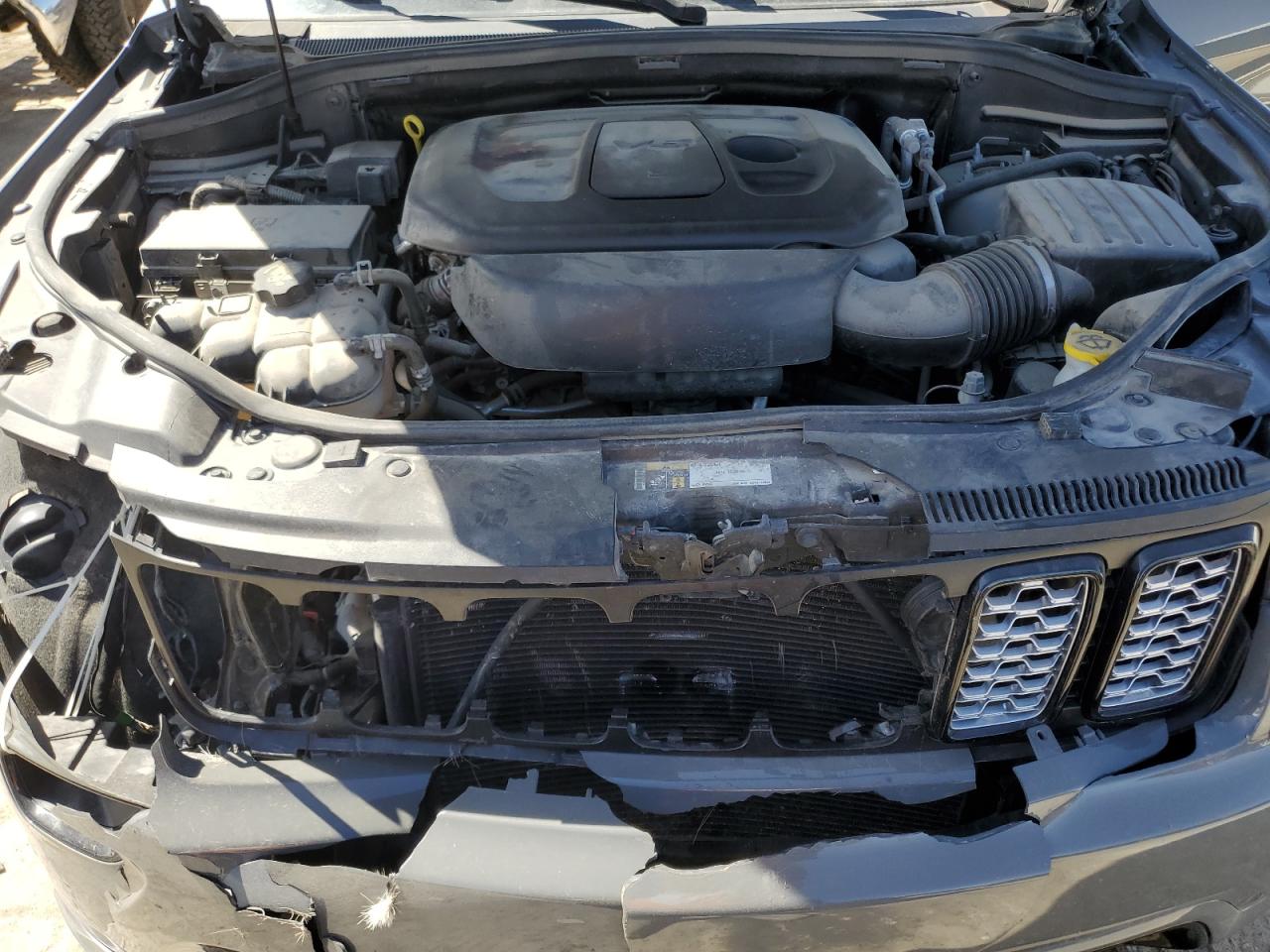 JEEP GRAND CHEROKEE LAREDO