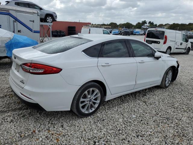 3FA6P0LU6KR152233 Ford Fusion Se 2019