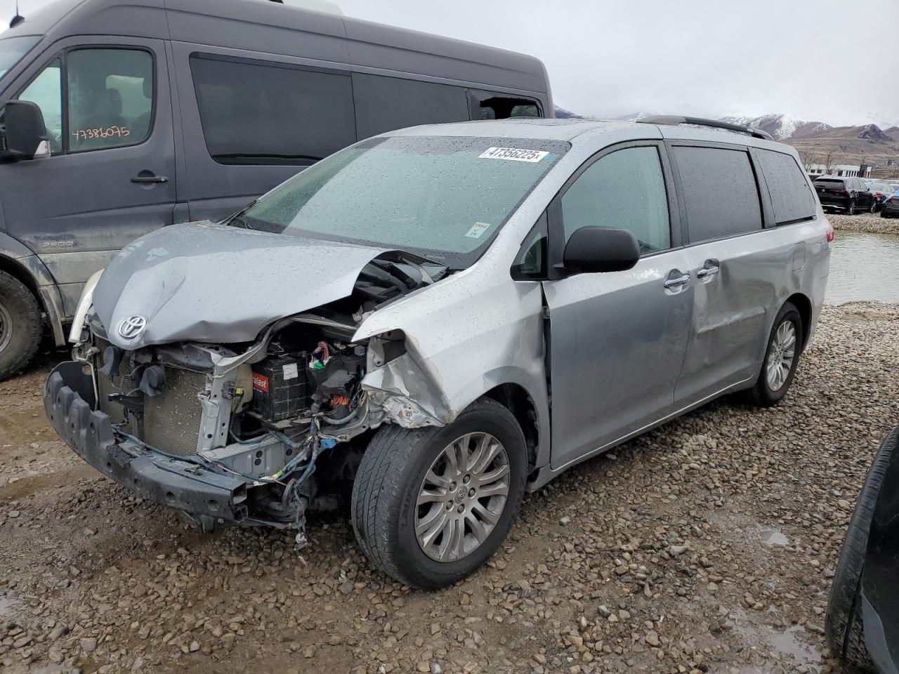 TOYOTA SIENNA XLE