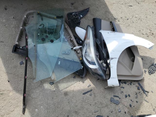 2016 HYUNDAI ELANTRA SE 5NPDH4AEXGH681485