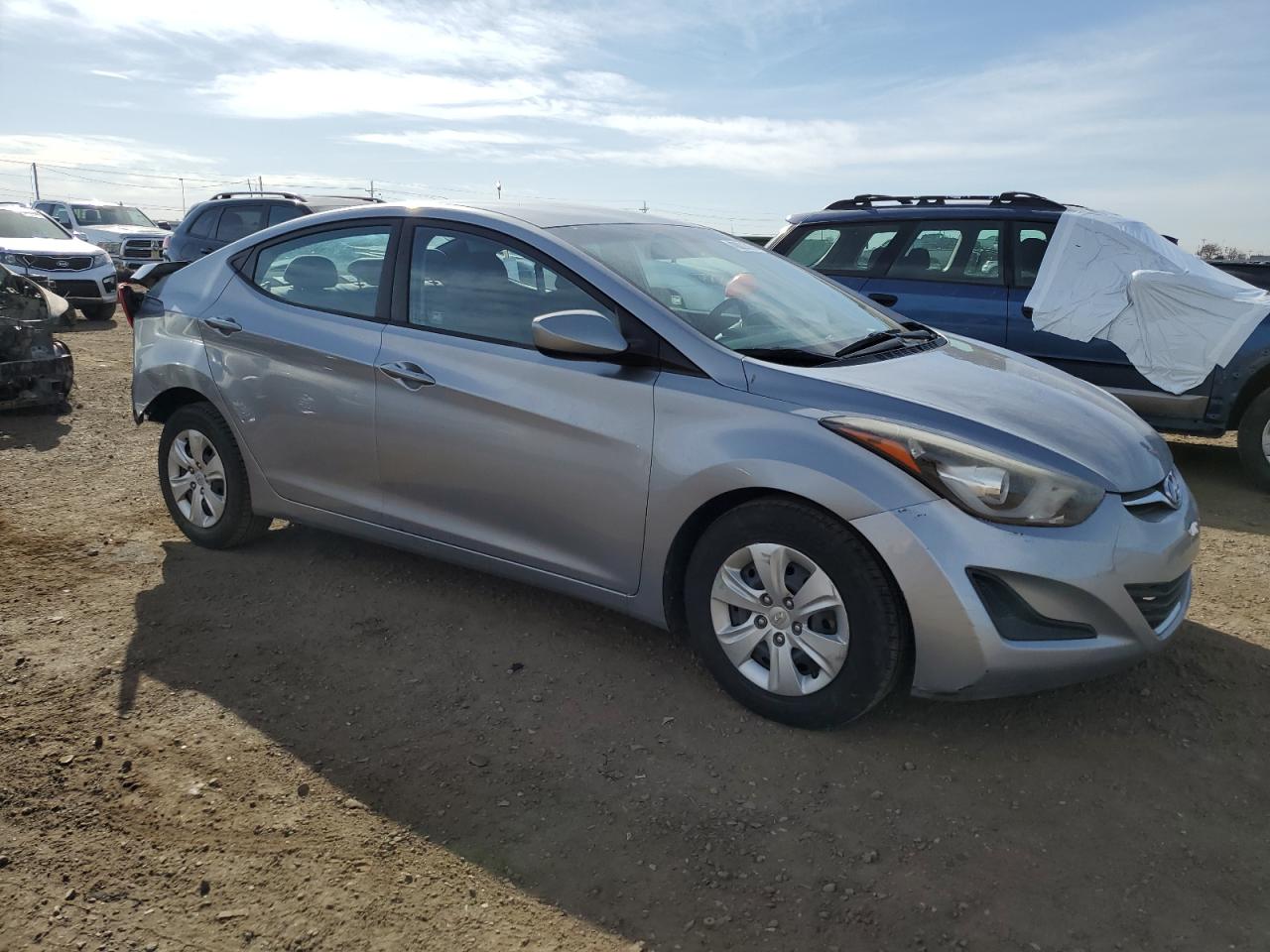 HYUNDAI ELANTRA SE