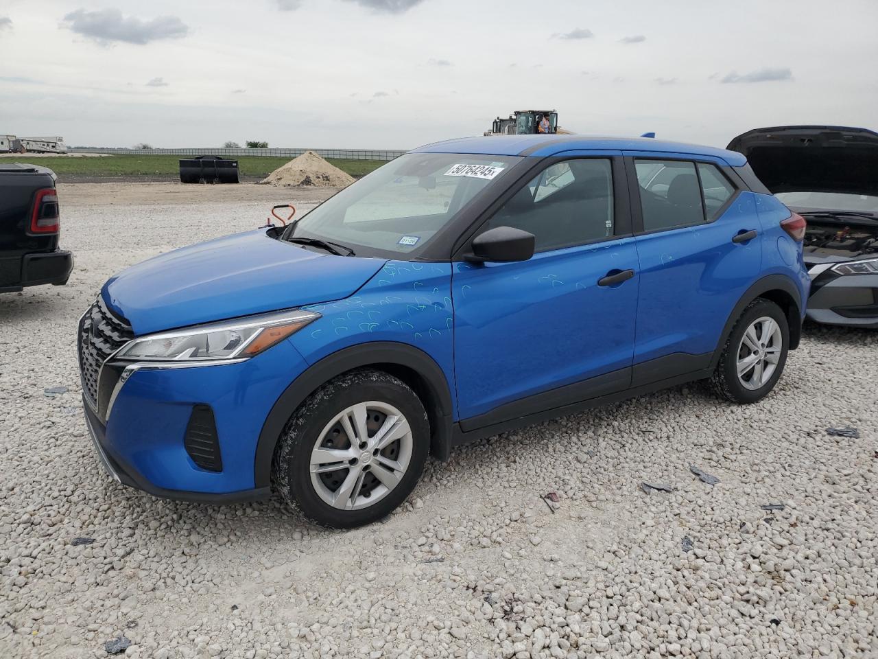 NISSAN KICKS S
