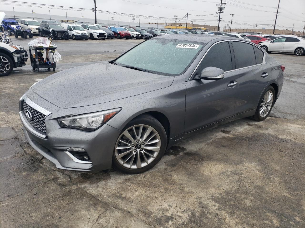 INFINITI Q50 LUXE