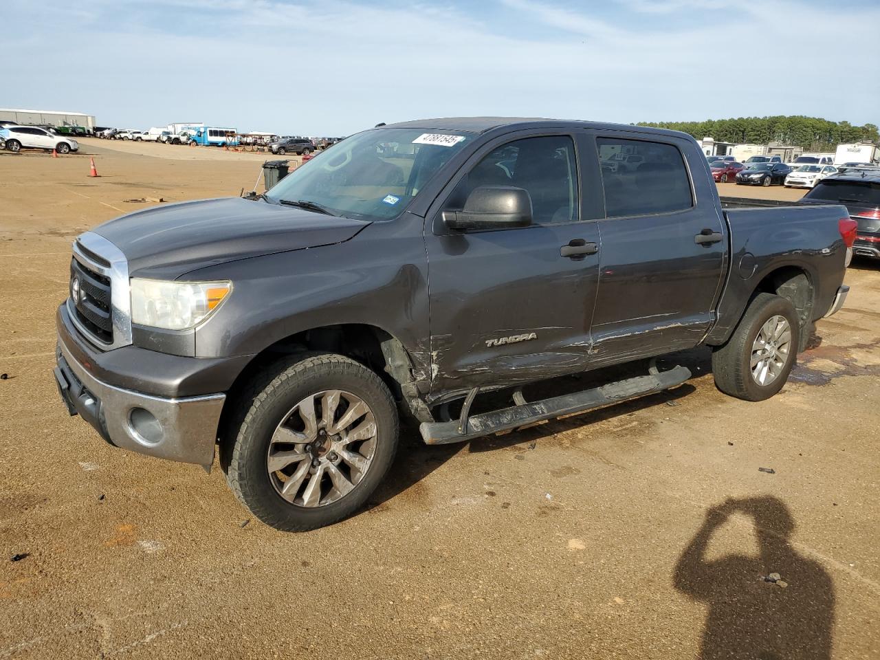TOYOTA TUNDRA CREWMAX SR5