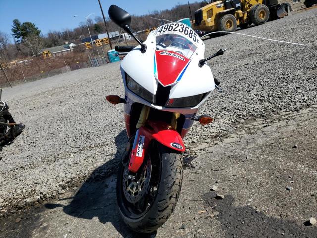 2018 HONDA CBR600 RR JH2PC40J3JK400136