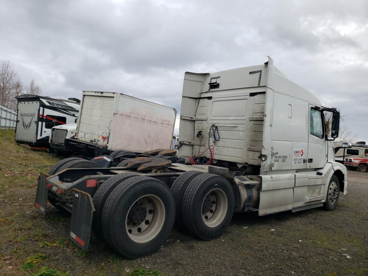 Lot #3267073702 2014 VOLVO VN VNL