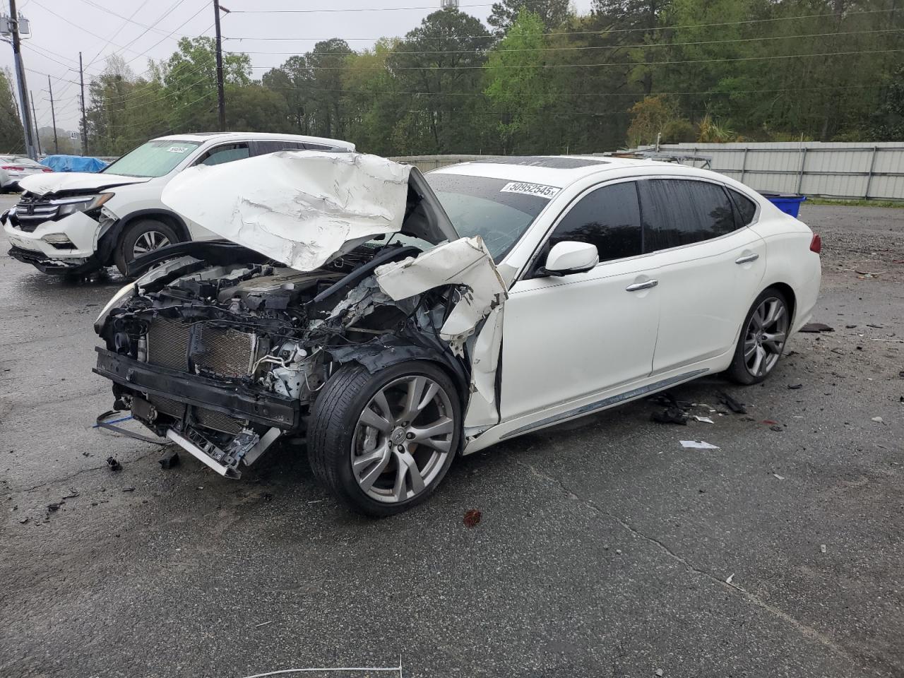 INFINITI Q70 3.7