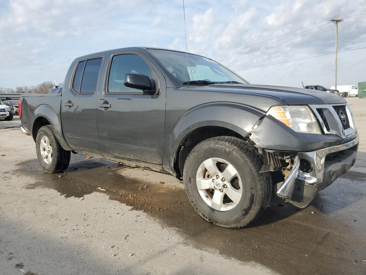 NISSAN FRONTIER CREW CAB SE