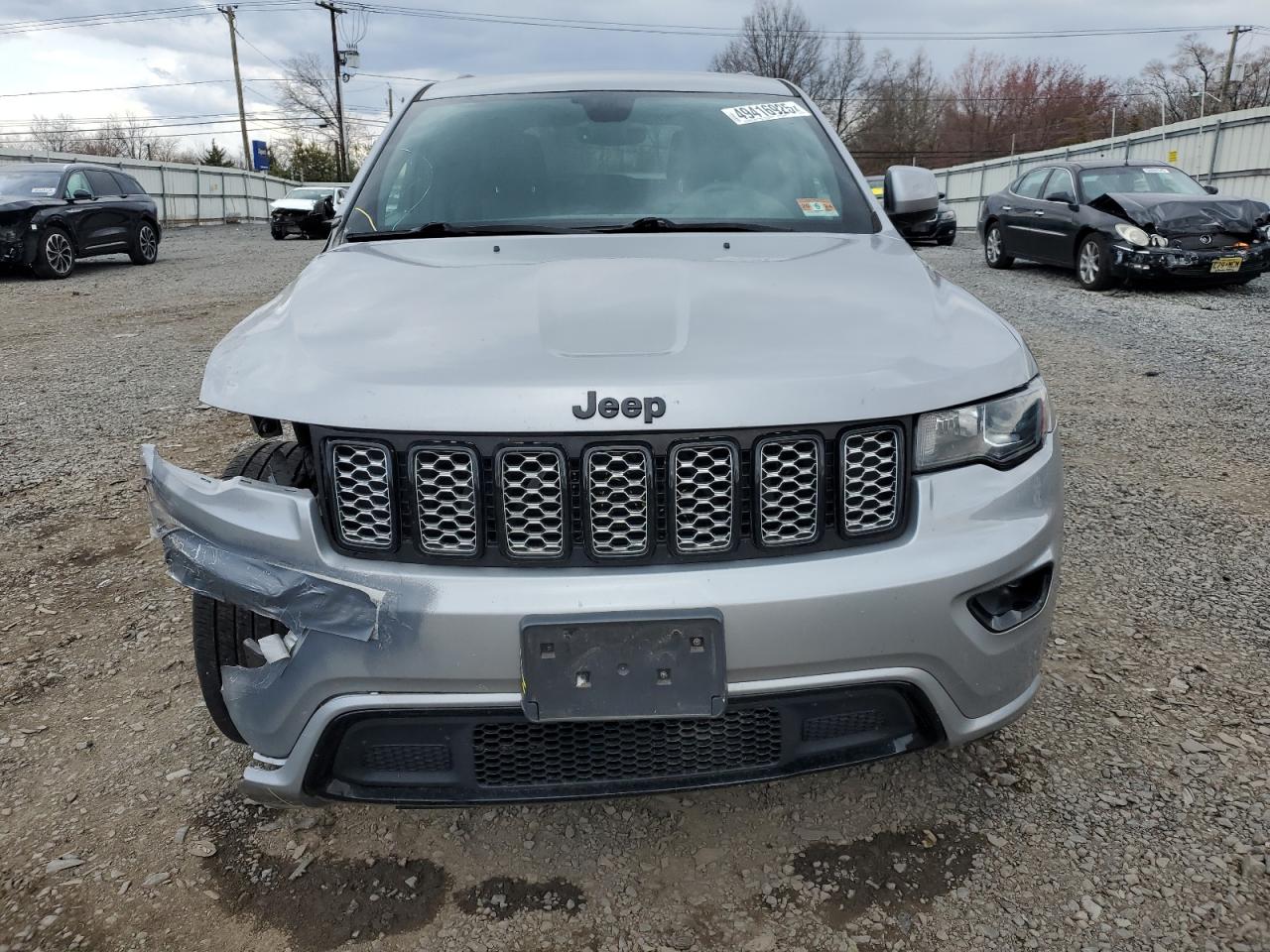 JEEP GRAND CHEROKEE LAREDO
