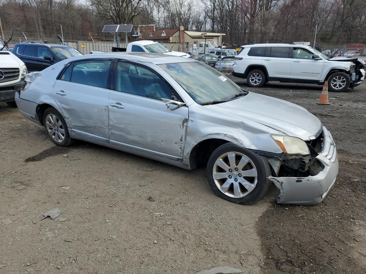 Lot #3222643822 2005 TOYOTA AVALON XL