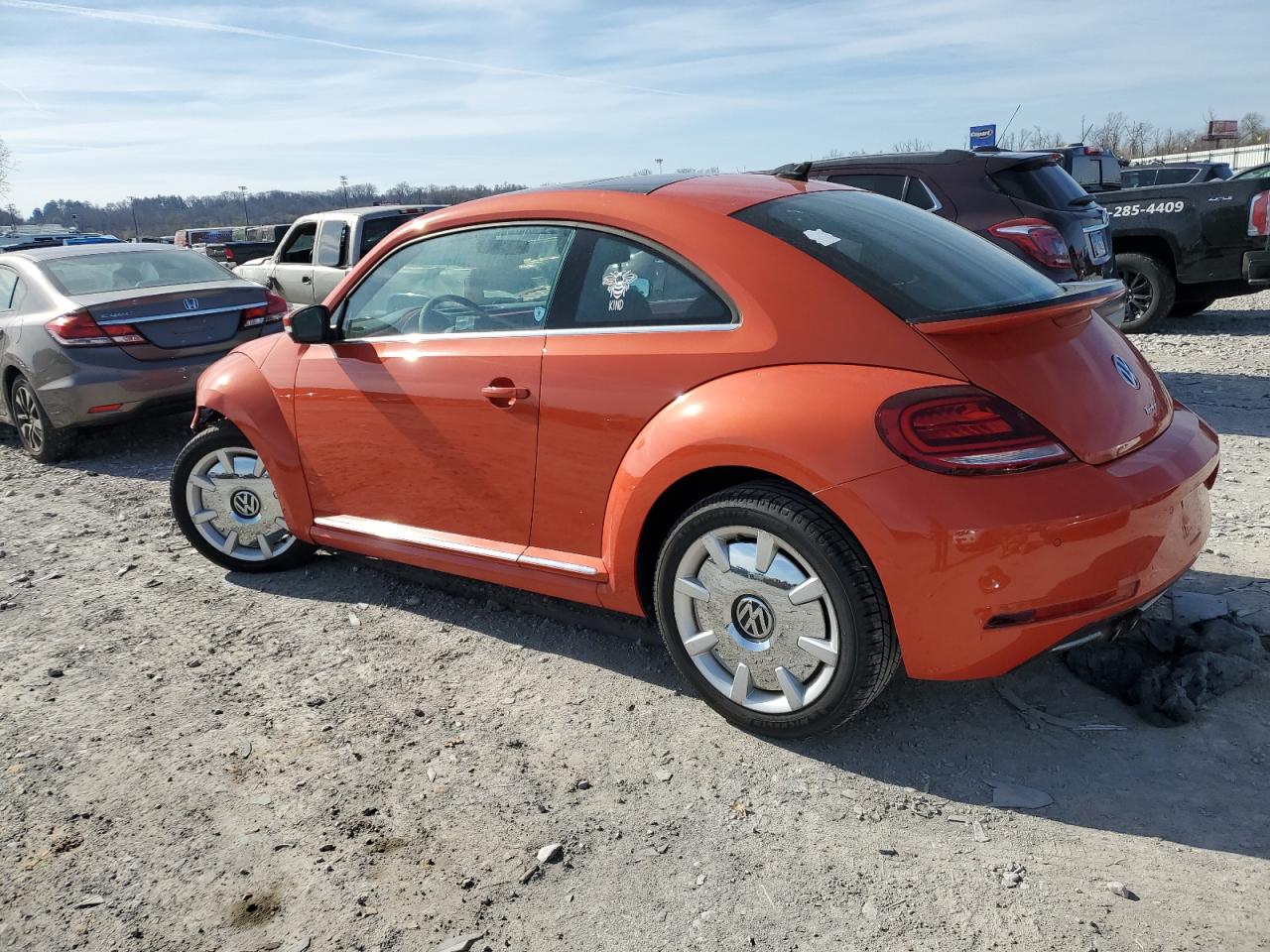 VOLKSWAGEN BEETLE SE